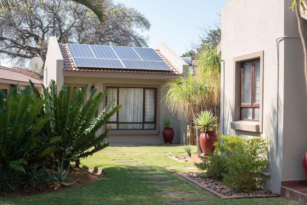 Micasa Sucasa Guesthouse Lephalale エクステリア 写真