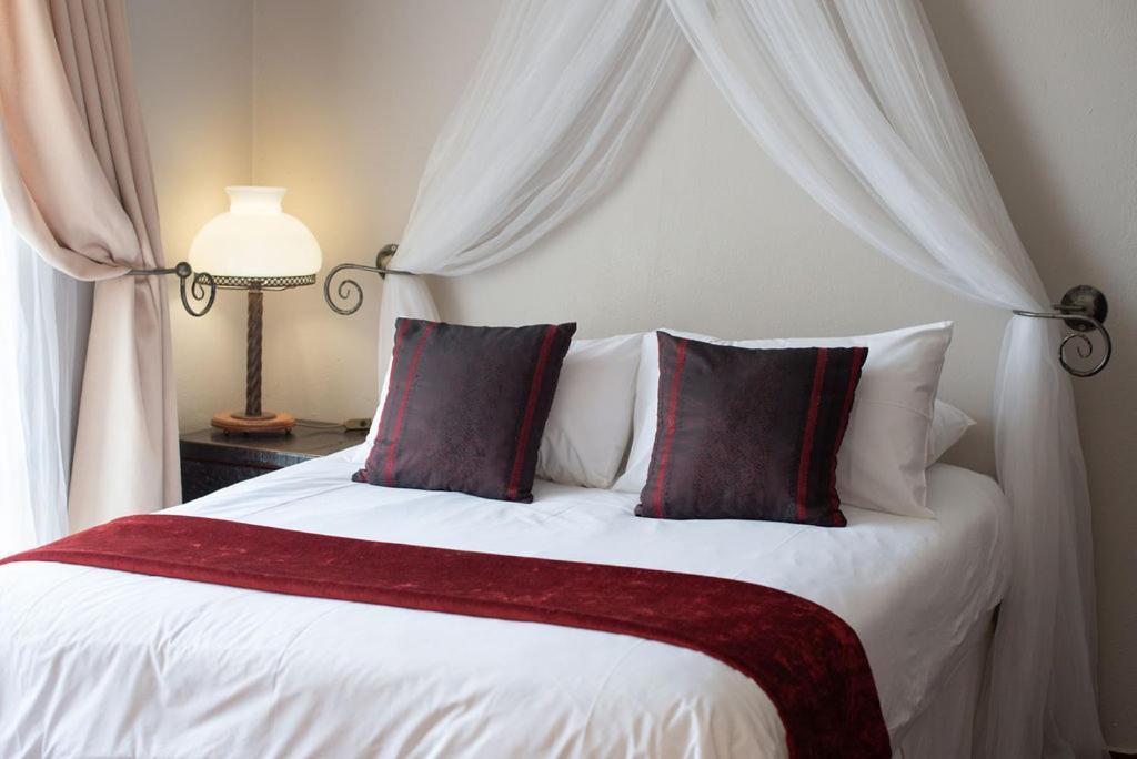 Micasa Sucasa Guesthouse Lephalale エクステリア 写真