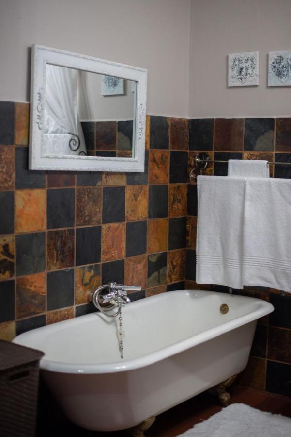 Micasa Sucasa Guesthouse Lephalale エクステリア 写真