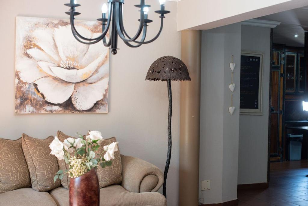Micasa Sucasa Guesthouse Lephalale エクステリア 写真