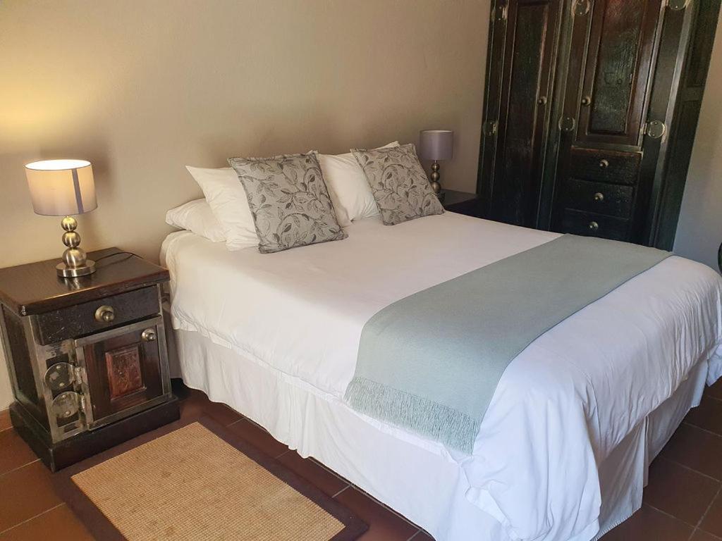 Micasa Sucasa Guesthouse Lephalale エクステリア 写真