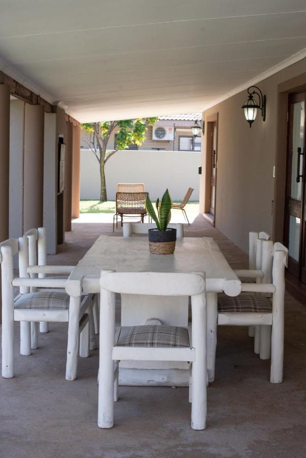 Micasa Sucasa Guesthouse Lephalale エクステリア 写真