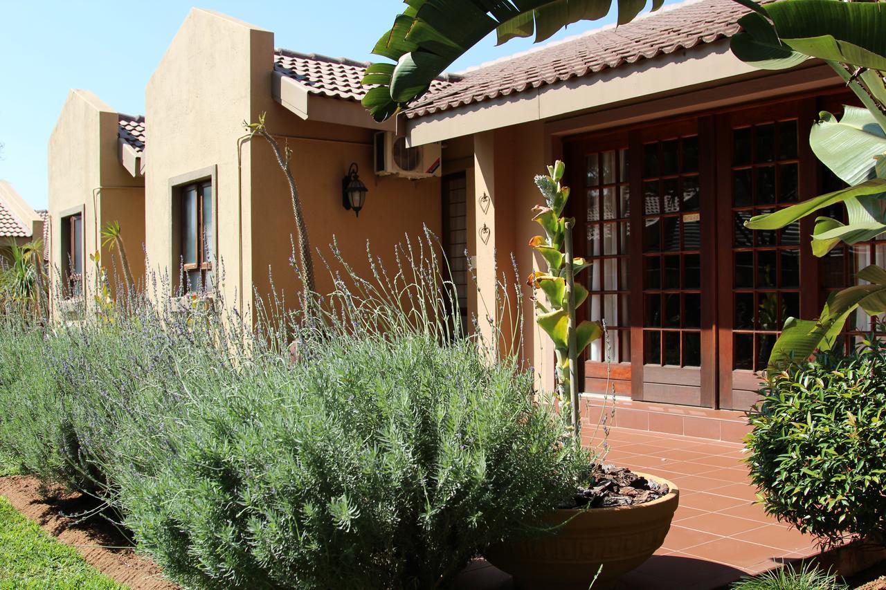 Micasa Sucasa Guesthouse Lephalale エクステリア 写真